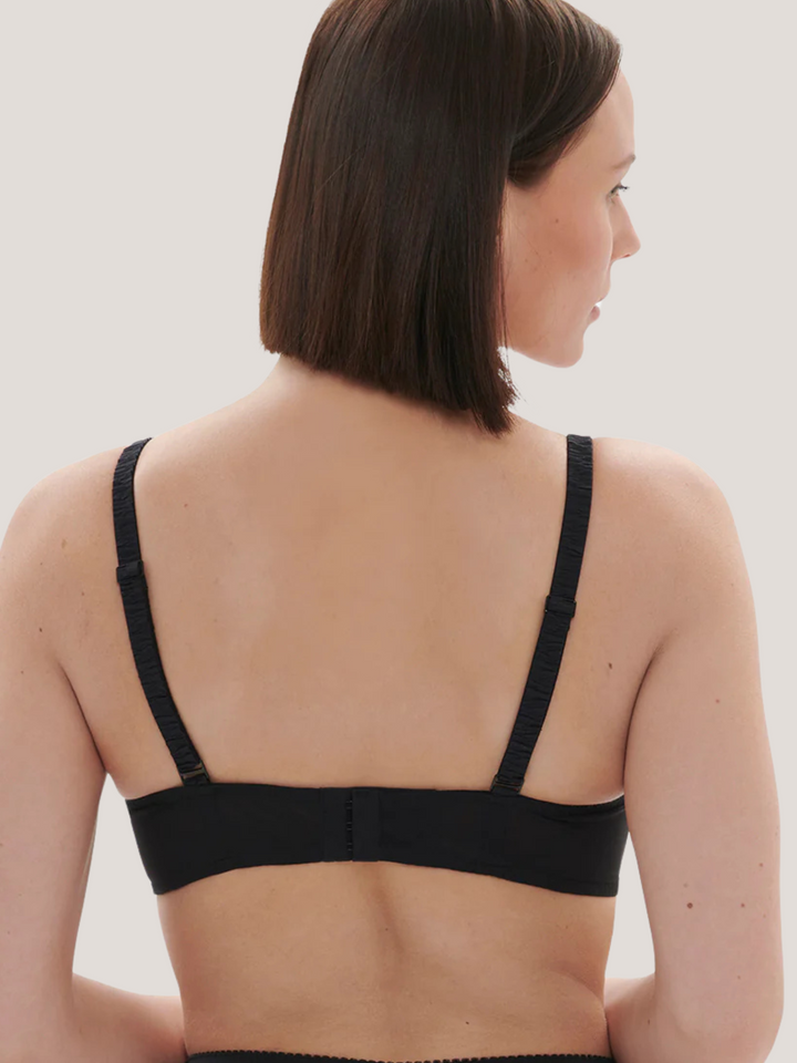 Bralette Intrigue balconette negro